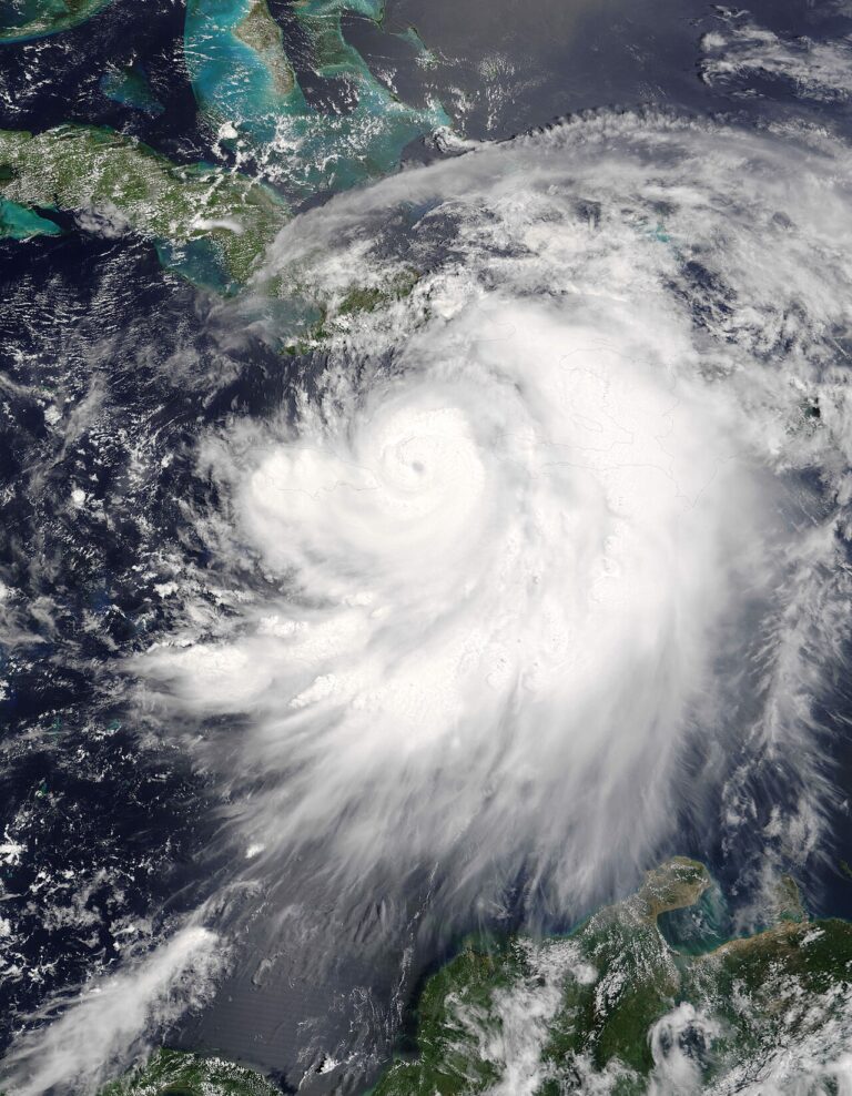 Hurricane Dennis from space — GOFLOW lit les courants cachés depuis l'espace