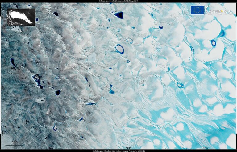Massive melting of the ice cap in Greenland (Copernicus) — Groenland : la glace a déjà tout fondu