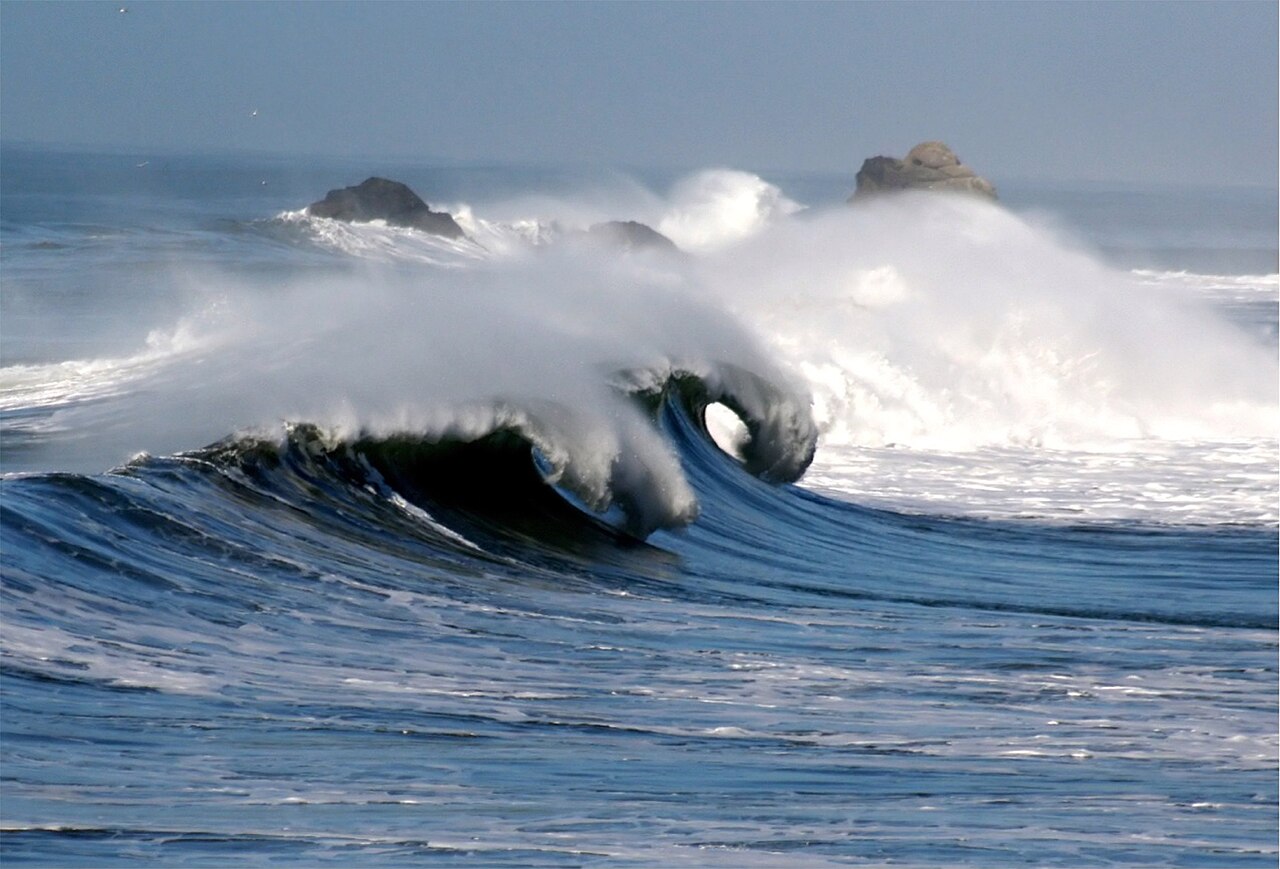 Ocean waves Pacific — James Bay : la terre qui remonte vers le ciel