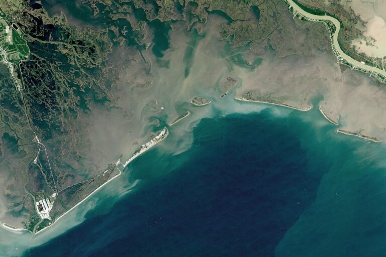 Reshaping Coastal Louisiana — Les deltas s'enfoncent plus vite que la mer monte